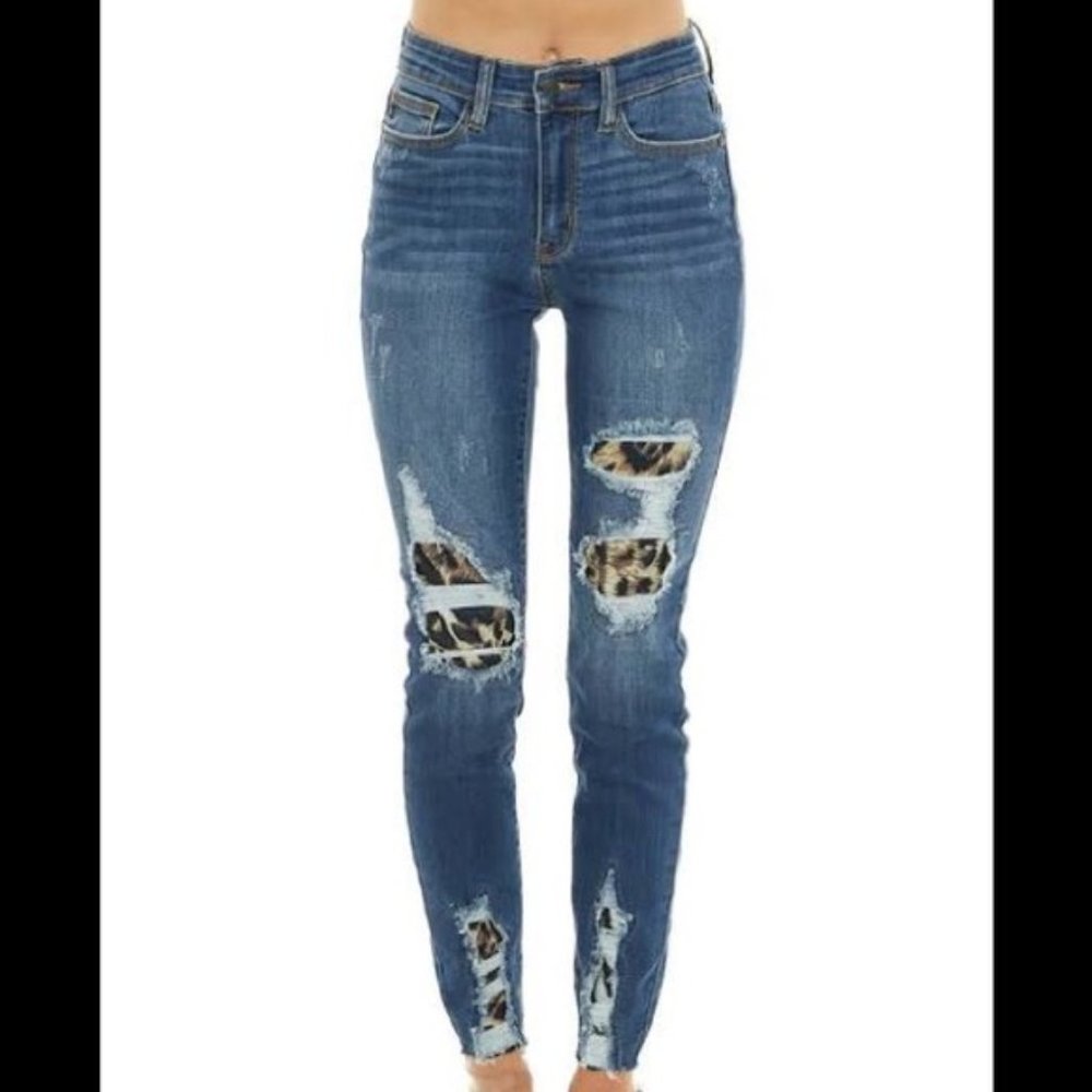 JUDY BLUE Mid Rise Distressed Skinny Jeans With Leopard Print Patch
